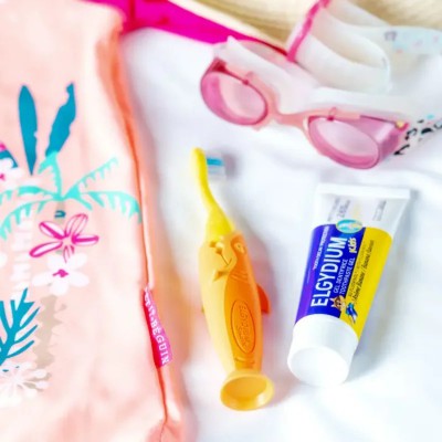 Elgydium Kids Οδοντόκρεμα Μπανάνα 500ppm για Παιδιά 2-6 Ετών, 50ml – Απαλή Προστασία με Φρουτένια Απόλαυση