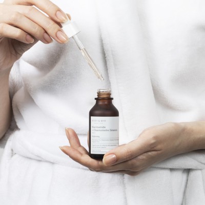 Mary & May Niacinamide + Chaenomeles Sinensis Serum 30ml – Ορός Λάμψης με 2% Νιασιναμίδη & 93% Εκχύλισμα Κυδωνίας