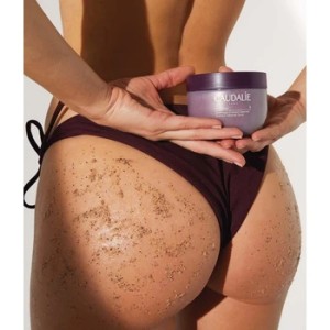 Caudalie Vinosculpt Crushed Cabernet Scrub – Φυσικό Peeling Σώματος με Σταφύλι & Θαλάσσιο Αλάτι, 250g Καλλυντικά
